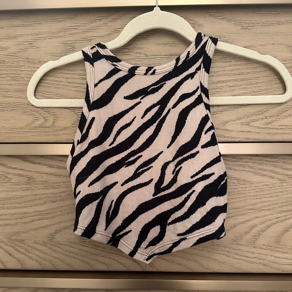 Forever 21 Black and Cream Patterned Top